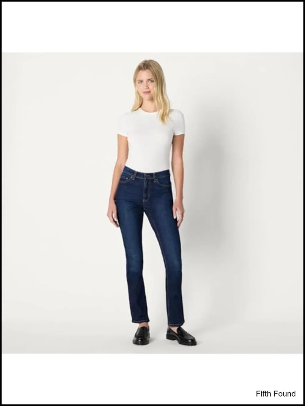 Women's Medium Stretch Slim-Fit Mid-Rise Straight Leg Jeans